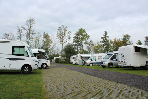 Camperplaatsen van Camping Groningen Internationaal